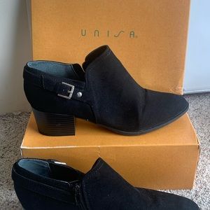 Unisa Unlance Bootie. Size 11. Black Suede